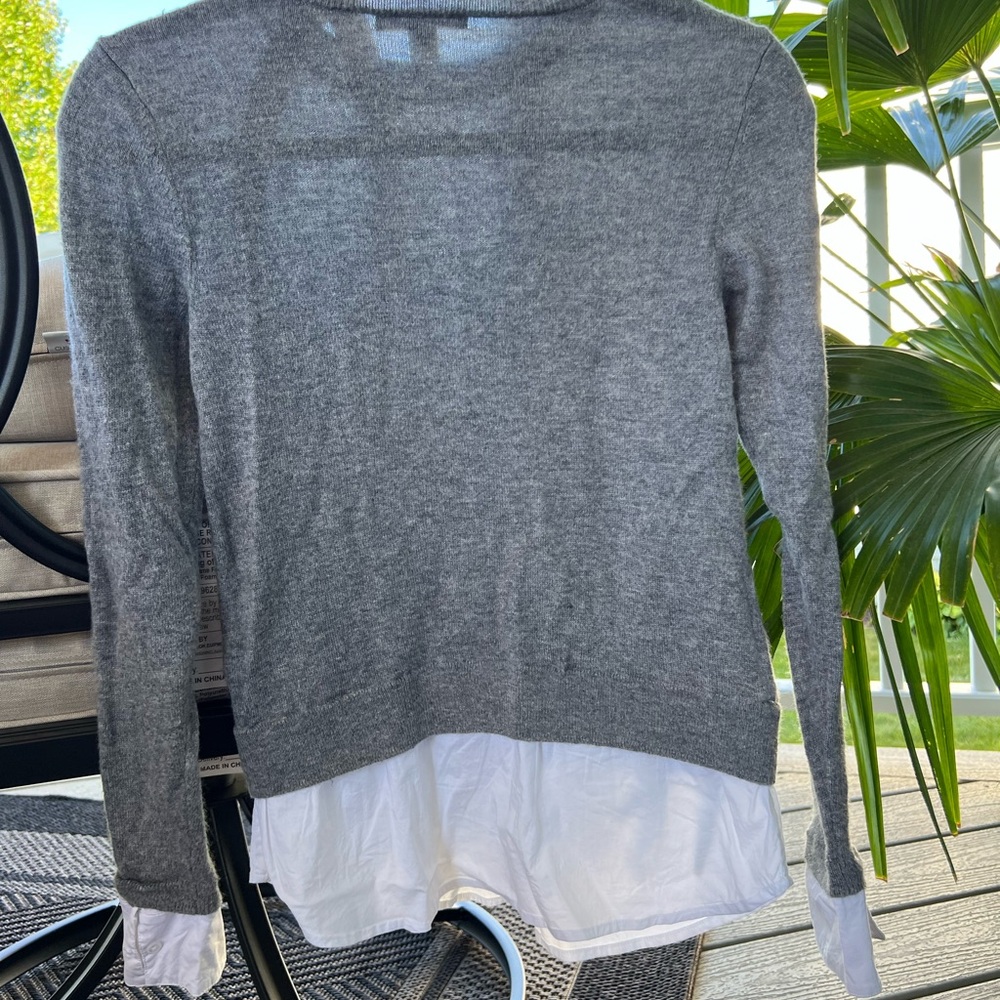 Saks Fifth Avenue Gray Sweater with White Accent - Picture 2 of 8
